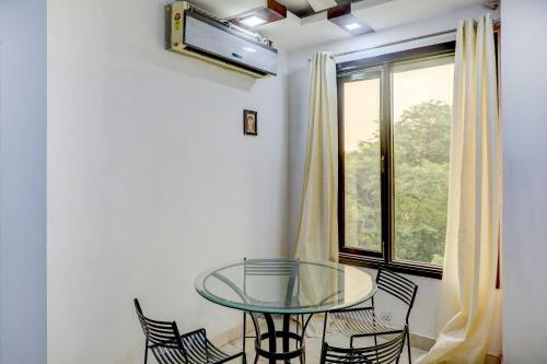 Hotel Collection O 80996 R S Villa