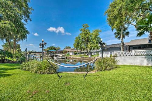 Crystal River Retreat With Mini-golf Course!