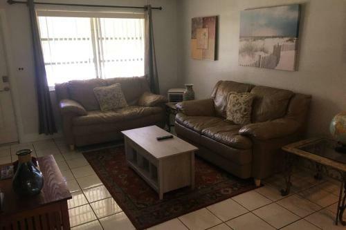 Beautiful Margate Property W/ Pool