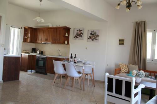 Dimokritos Apartment