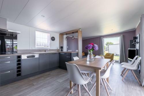 Chalet Pour 4 Dans Une Residence Avec Piscine Couverte