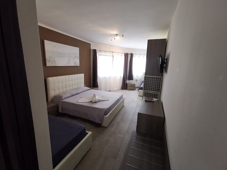 Saman� Bed