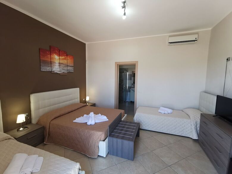 Saman� Bed