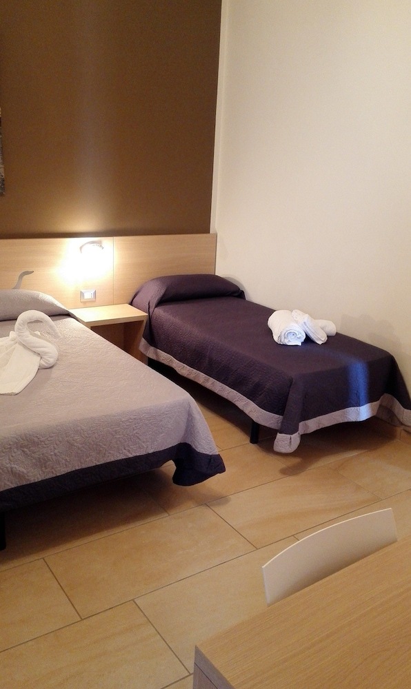 Saman� Bed