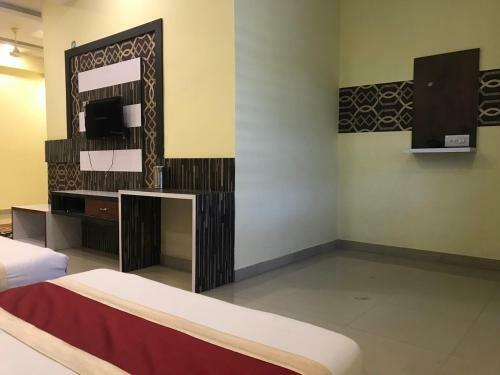 Hotel Staymaker Hindustan Lodge