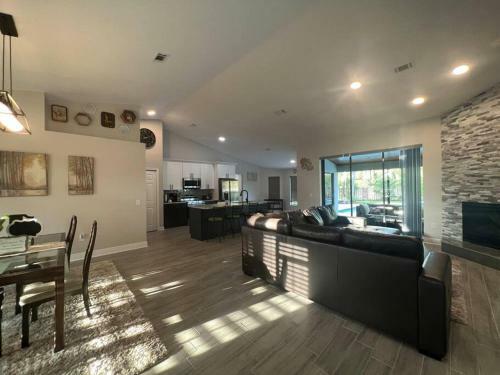 Charming Dunedin Home With Pool And Jacuzzi