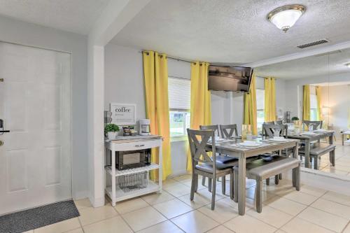 Central Sarasota Home 8 Mi To Siesta Key!