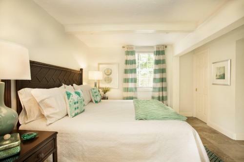 The Blue Pearl 2bd 2ba Private Pool And Garden