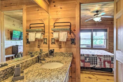 Secluded Blue Ridge Cabin With Hiking On-site!