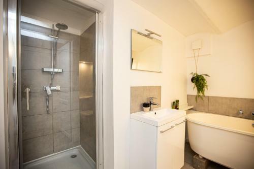 Beautiful Converted One Bedroom Apartment