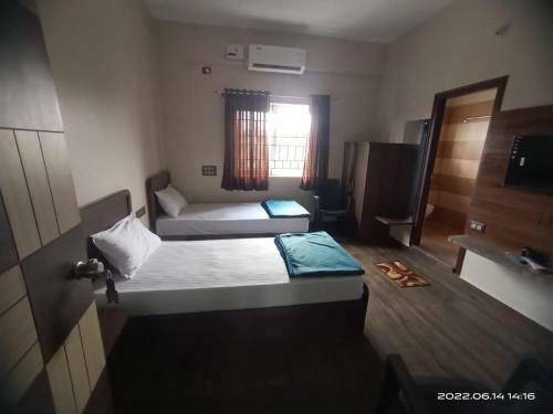 Hotel Honnasiri Residency