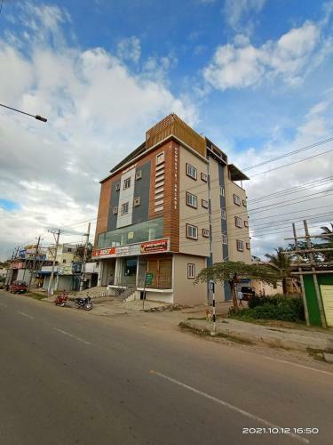 Hotel Honnasiri Residency