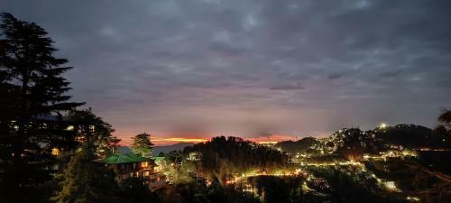 Skyline View 3 Bedroom Private Apartment