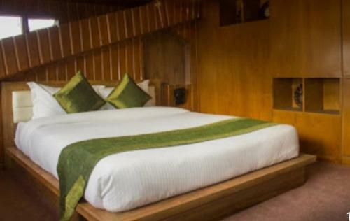Bed & Breakfast Hotel Shimla Palace , Lower Chakar