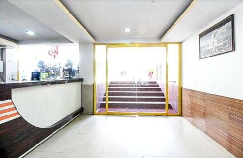 Hotel Delux Plaza By Wb Inn