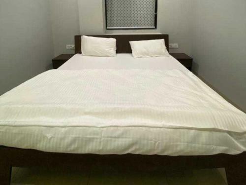 Hotel Oyo 91744 Royal Palace