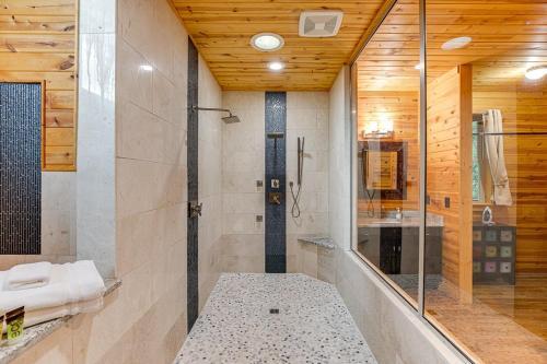 Villa Perfect Couples Cabin W 2 Person Spa Bath