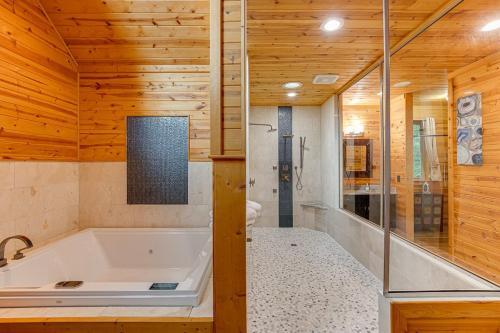 Villa Perfect Couples Cabin W 2 Person Spa Bath