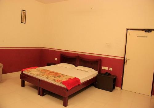 Hotel Sgn Gardens (Hotel, Banquets & Lawns)