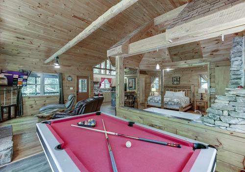 Villa 2 Person Jacuzzi Spa W Creekside Firepit