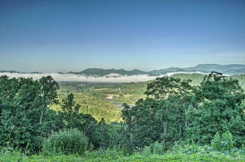 Idyllic Dillard Home With Blue Ridge Mtn Views!