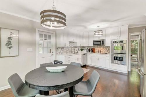 Sleeps 8 - 3 Beds Pet Friendly - Roberts
