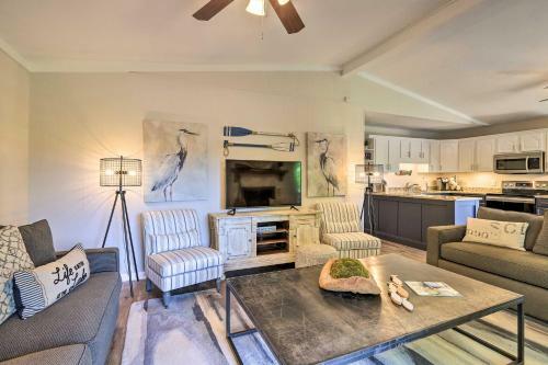 Lakefront Eatonton Escape With Bonus Guesthouse