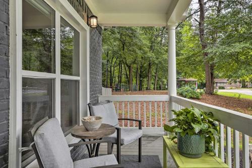 Lush Decatur Escape With Hot Tub And Fire Pit!