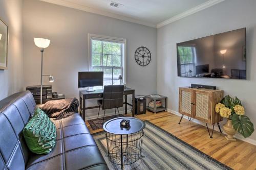 Lush Decatur Escape With Hot Tub And Fire Pit!