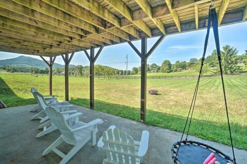 Beautiful Hiawassee Home With Mountain Views!