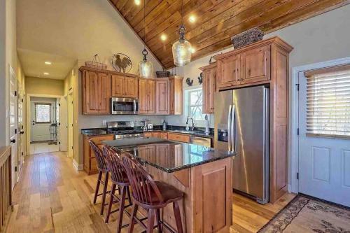 View-a-licious Mountain Retreat!