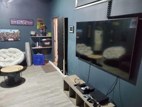 Hostal Spacious Room Can Host Multi-guests Near Atl