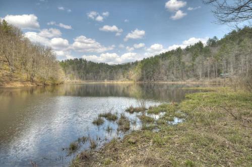 New Heaven Bound Pristine Private Lake Frontage