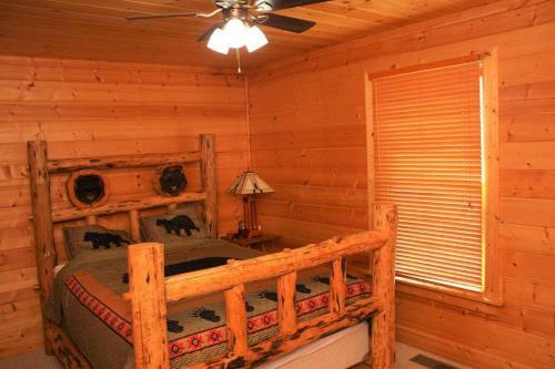 Noah's Ark Cozy Cabin
