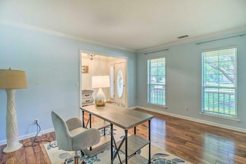 Bright Family-friendly Escape, Walk To River!