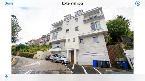 Beautiful 3 Bed Apartment With Sea Views