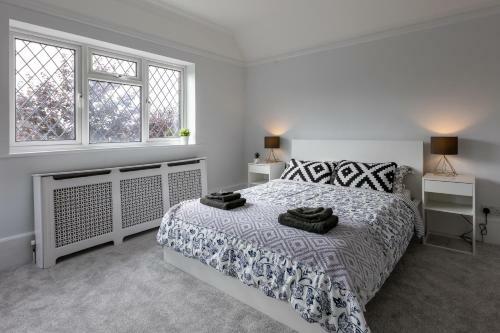 Beautiful Seaside Home In Peaceful Location