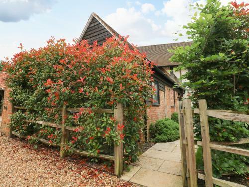 2 Great Tangley Barns