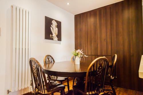 Apartamento Luxury Modern Hampton Garden Flat With Kitchen & Parking