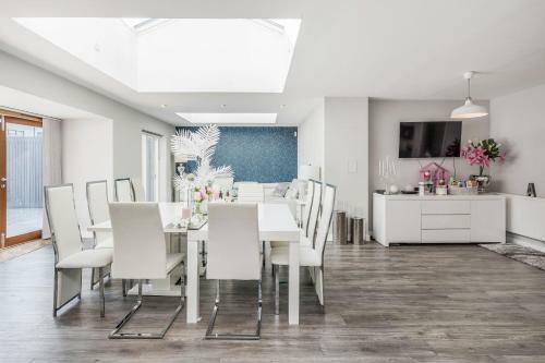 Villa Silverings A Beautifully Designed Luxurious Townhouse