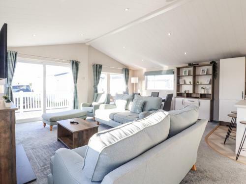 Dovercourt Lodge