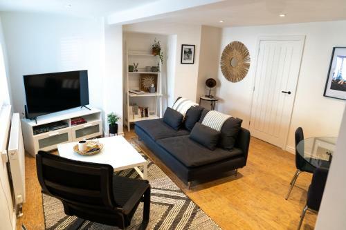 Bower Apartment