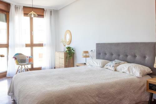 Playa de Poniente, Apartamento Con Vistas Al Mar