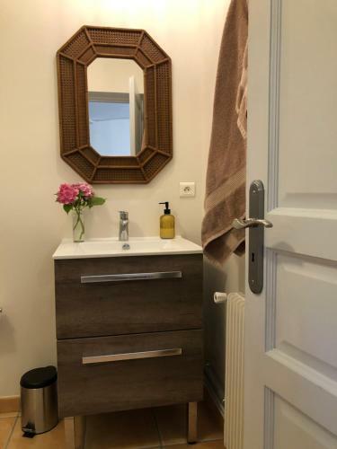 Lovely 2 Bedroom Gite With Shared Pool