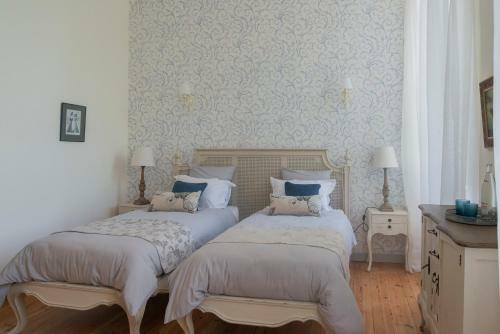 Hostal Karma Chateau De Samary