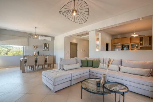 Quiet Villa Aviana,garden, Heated Pool,bbq,jacuzzi