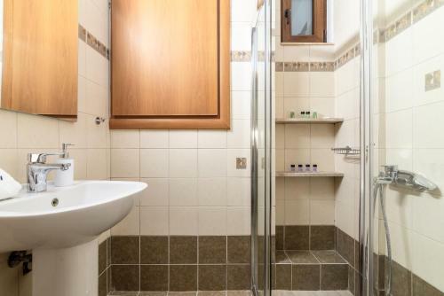 Eleni Luxury Maisonette With Jacuzzi