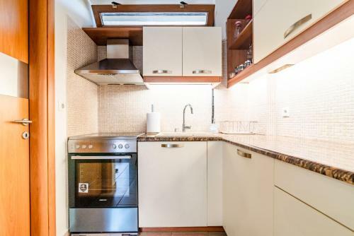 Eleni Luxury Maisonette With Jacuzzi