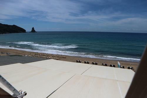 The Harmony - Beachfront Sea View Apartment
