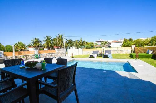 Sun White Villa